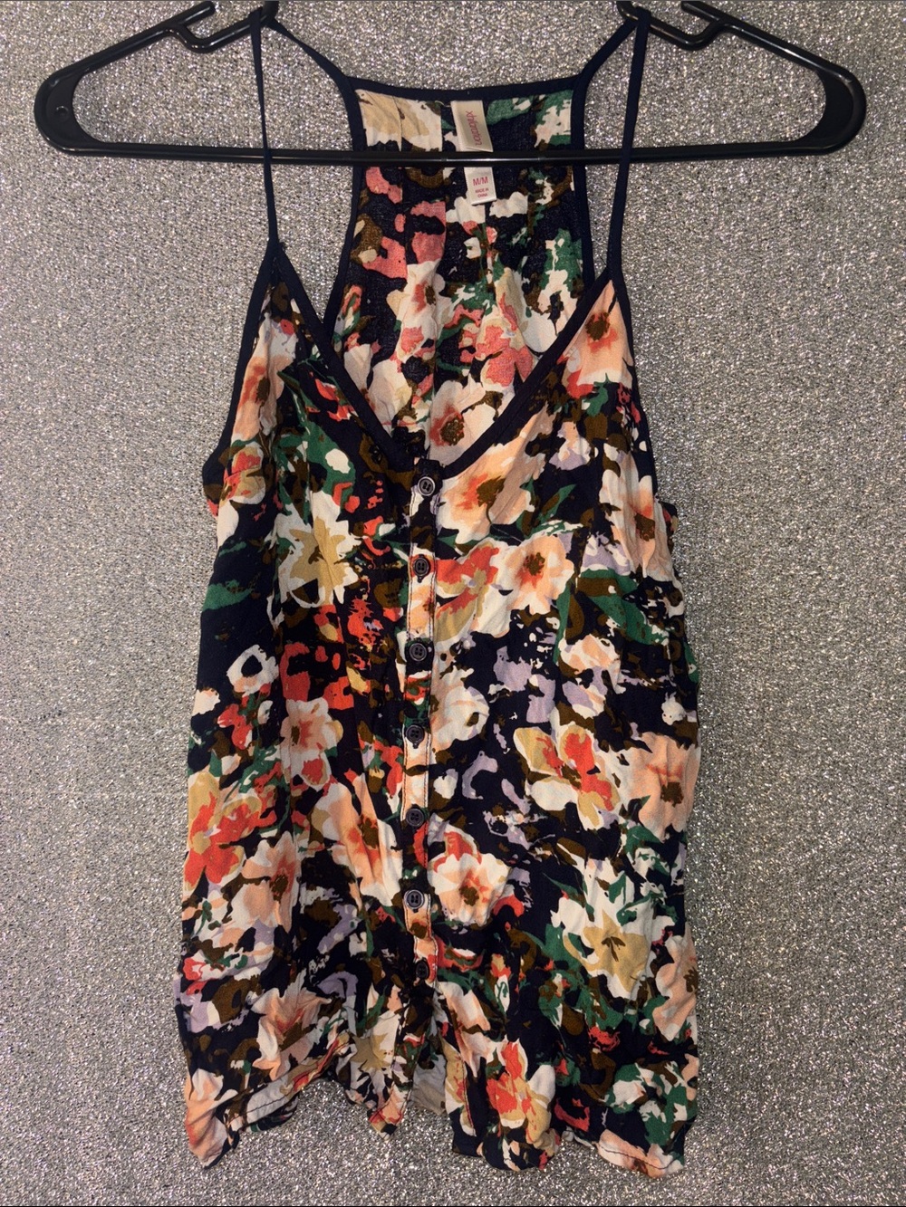 Xhilaration floral print multi-color
Sleeveless blouse size M
